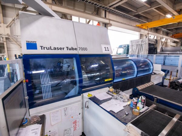 CO2レーザー加工機　TruLaser Tube 7000 | パイプ切断・穴あけ 3次元レーザー加工センター.com