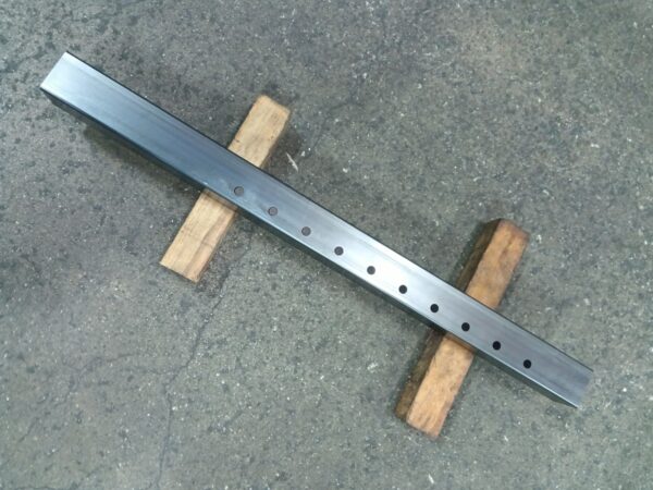 パレット台車用部品 | パイプ切断・穴あけ 3次元レーザー加工センター.com