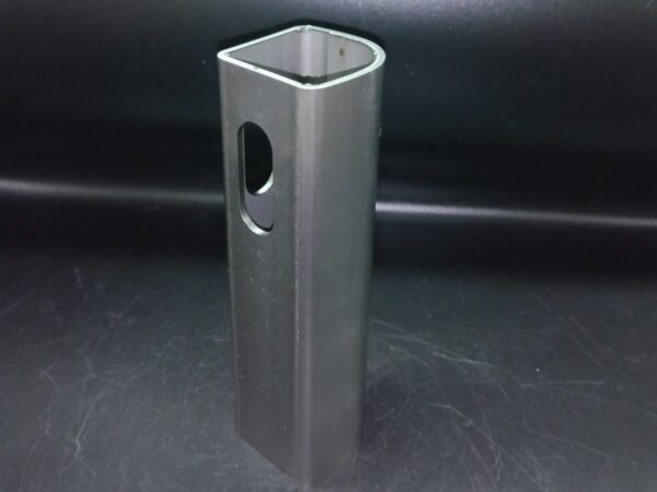 異形管（扇形）のテーブル脚 | パイプ切断・穴あけ 3次元レーザー加工センター.com