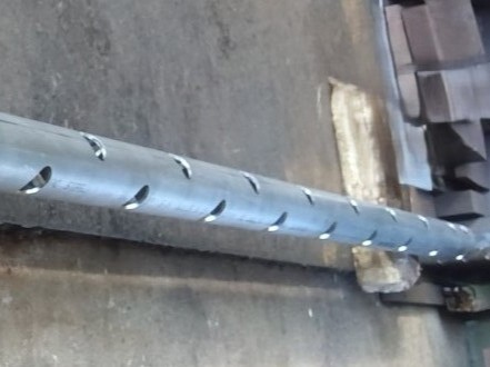 ステンレス丸パイプへの千鳥穴加工 | パイプ切断・穴あけ 3次元レーザー加工センター.com